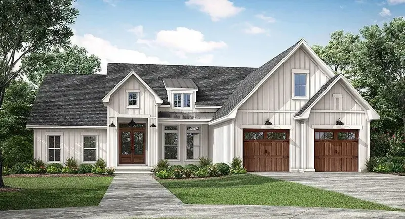 Comfortable 4-Bedroom Residence With Open Layout And Natural Light 1