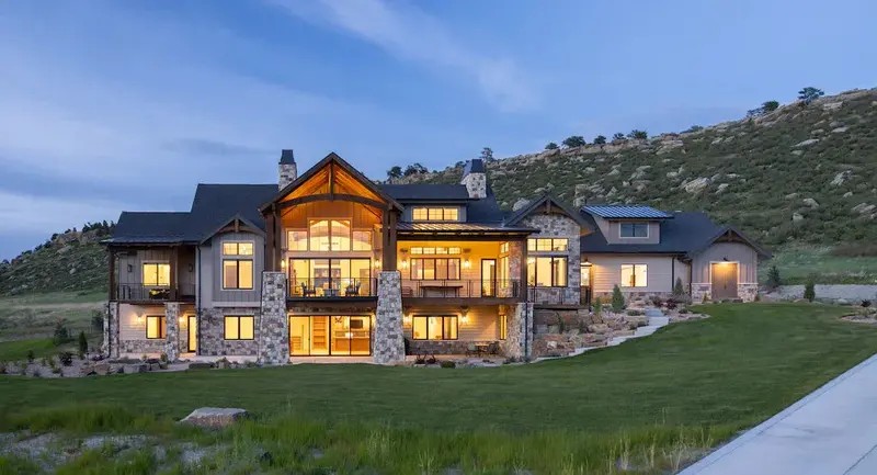 Grand 5-Bedroom Layout With Ensuite Master, Recreation Zone & Four-Car Garage 1