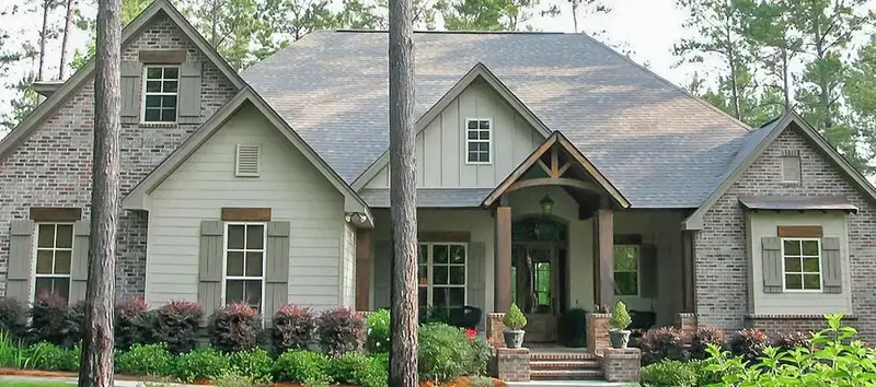 Single-Story Home With Front-Entry Garage And Adaptable Bonus Area 1