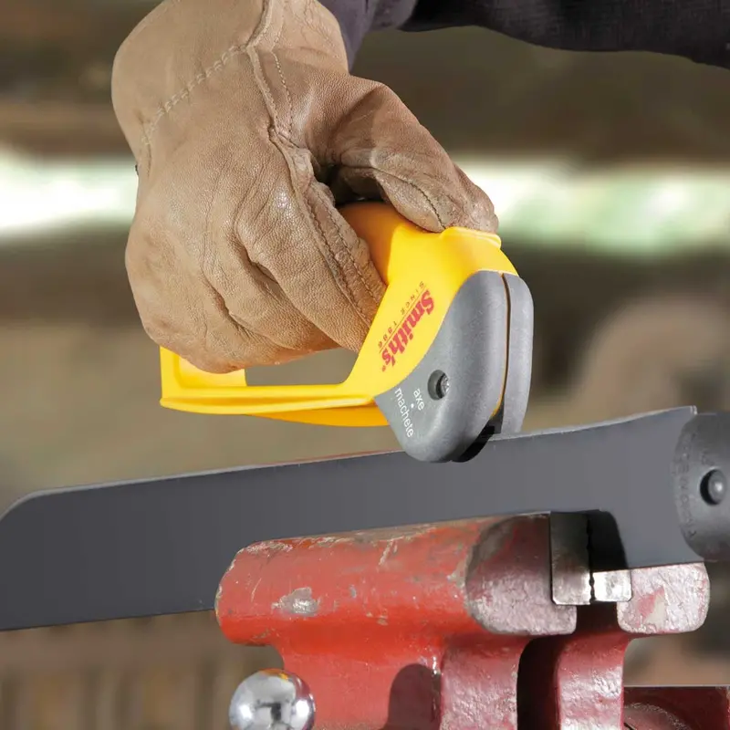 Smith’S Axe And Machete Dual-Edge Sharpener 1