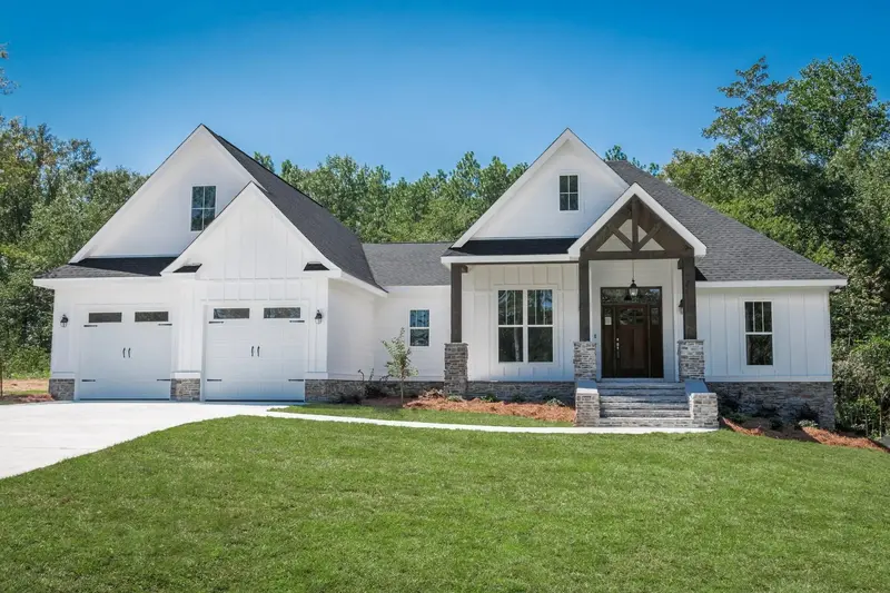 Spacious Family Residence Featuring Open Living Areas, Bonus Room, And Outdoor Kitchen 1