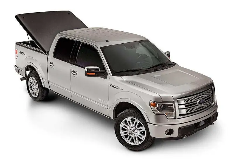Undercover Uc4030 Classic Tonneau Cover – Soft Roll-Up Design For 2001–2004 Toyota Tacoma (5-Foot Bed) 1